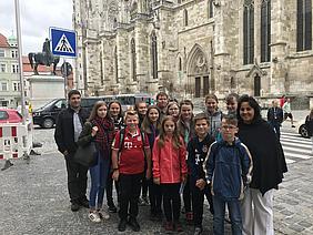 Minstrantengruppe beim Ausflug in Regensburg. Foto: Ministrantengruppe